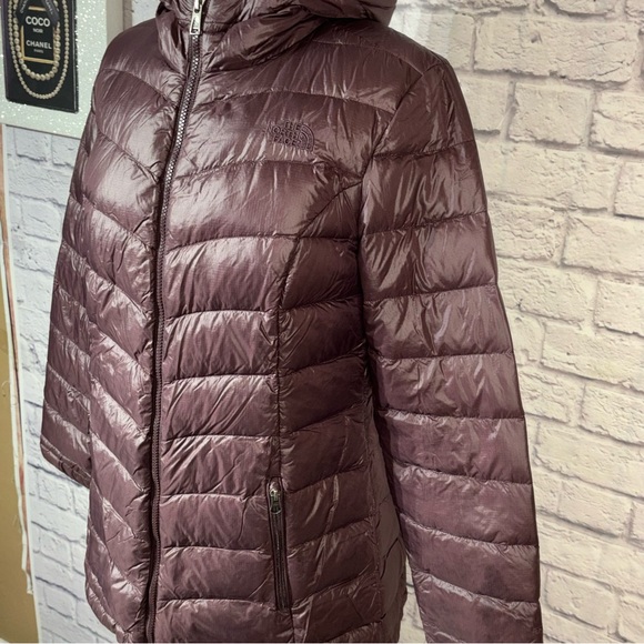 The North Face Black Cherry Quilted 550 Down Filled Mid Length Puffer Coat - Picture 6 of 15